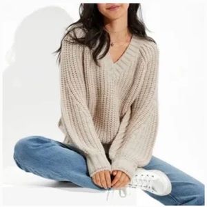 White American Eagle Sweater